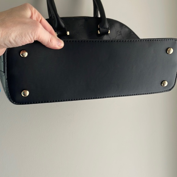 Bebe Black Bag -zip top closure gold hardware removable shoulder strap- - Picture 4 of 15